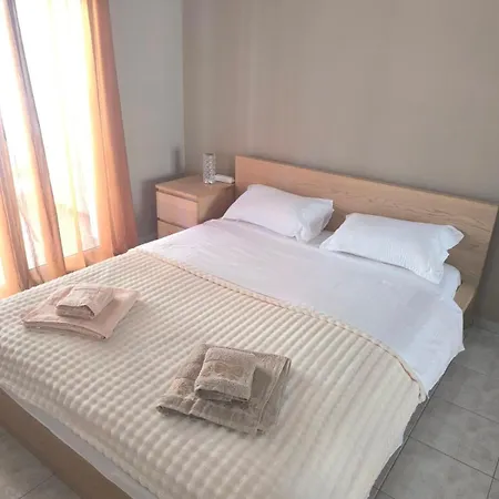 Perea Luxury Aprt With Balcony And Free Save Parking With Remote Control Apartamento Peraía