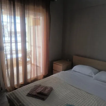 Perea Luxury Aprt With Balcony And Free Save Parking With Remote Control