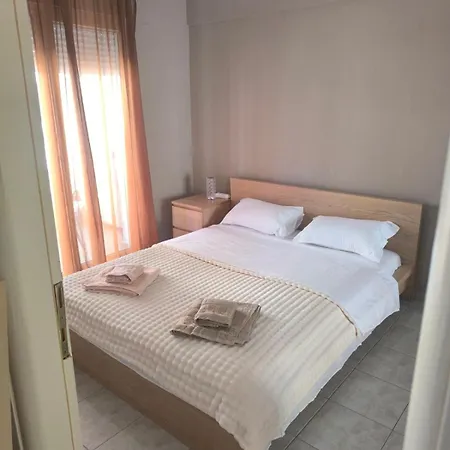 Perea Luxury Aprt With Balcony And Free Save Parking With Remote Control Apartmán