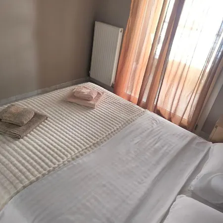 Perea Luxury Aprt With Balcony And Free Save Parking With Remote Control * Peraía