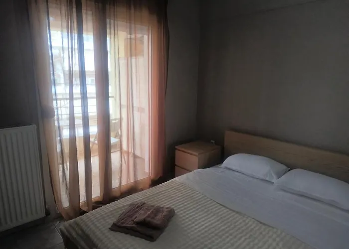 Perea Luxury Aprt With Balcony And Free Save Parking With Remote Control