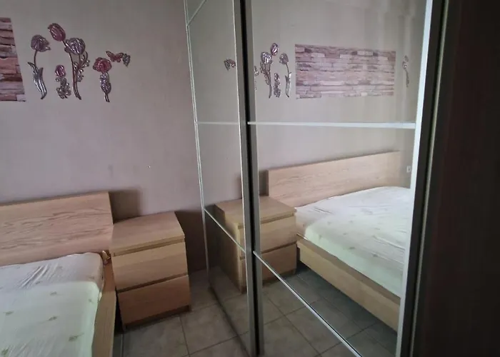 Lejlighed Perea Luxury Aprt With Balcony And Free Save Parking With Remote Control *