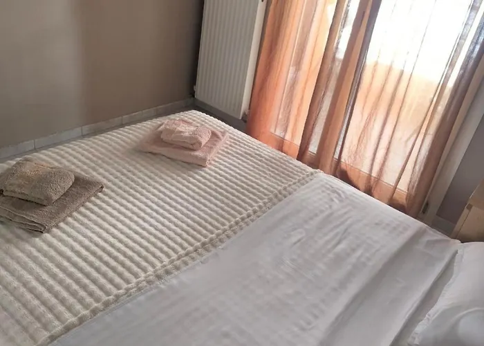 Perea Luxury Aprt With Balcony And Free Save Parking With Remote Control * Переа