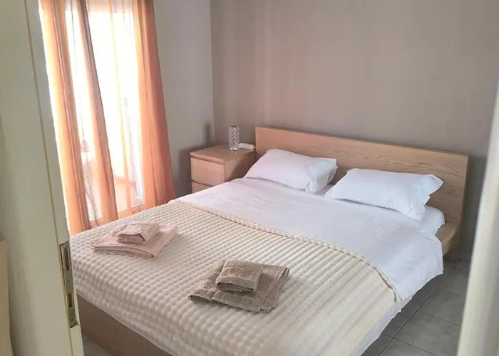 Perea Luxury Aprt With Balcony And Free Save Parking With Remote Control Апартаменты